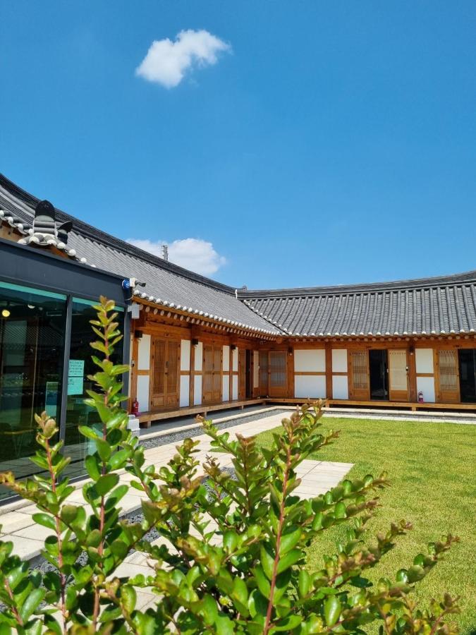 Wonhwaroo Villa Gyeongju Bagian luar foto