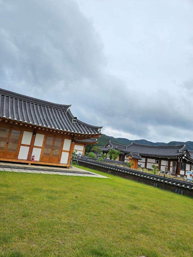 Wonhwaroo Villa Gyeongju Bagian luar foto