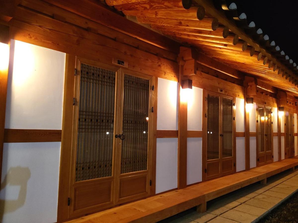 Wonhwaroo Villa Gyeongju Bagian luar foto