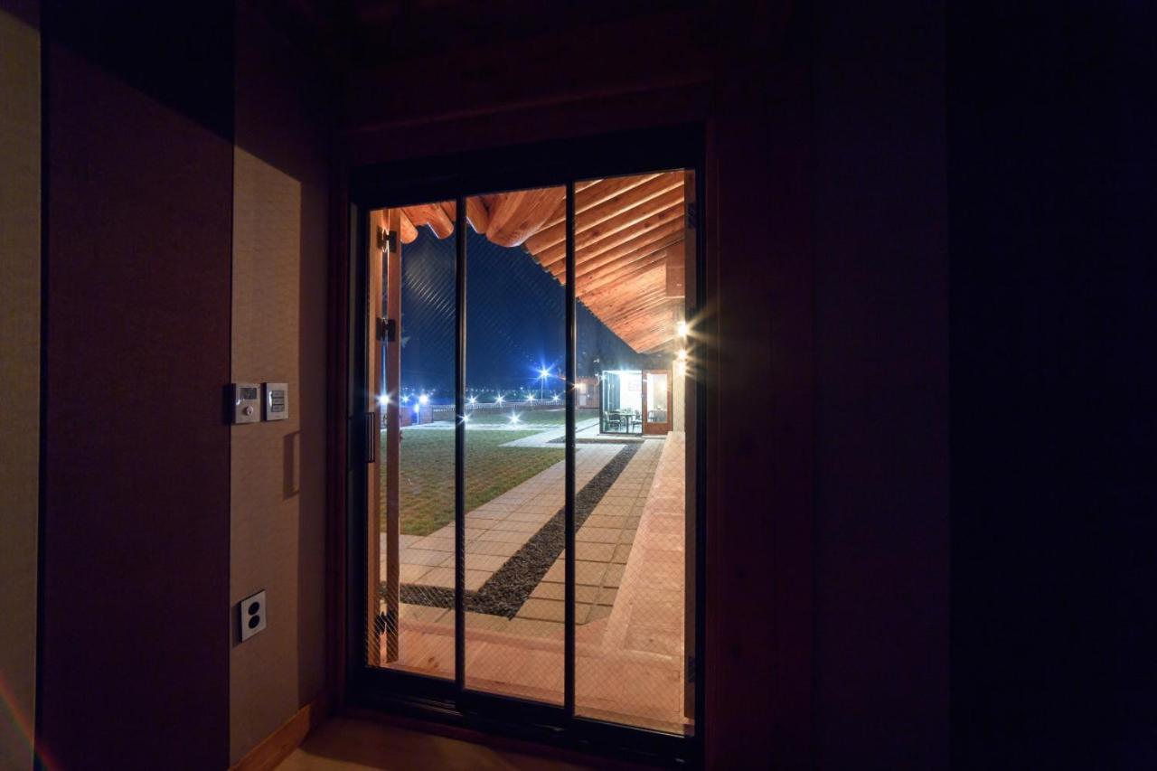 Wonhwaroo Villa Gyeongju Bagian luar foto