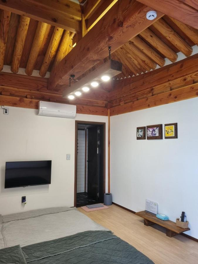 Wonhwaroo Villa Gyeongju Bagian luar foto